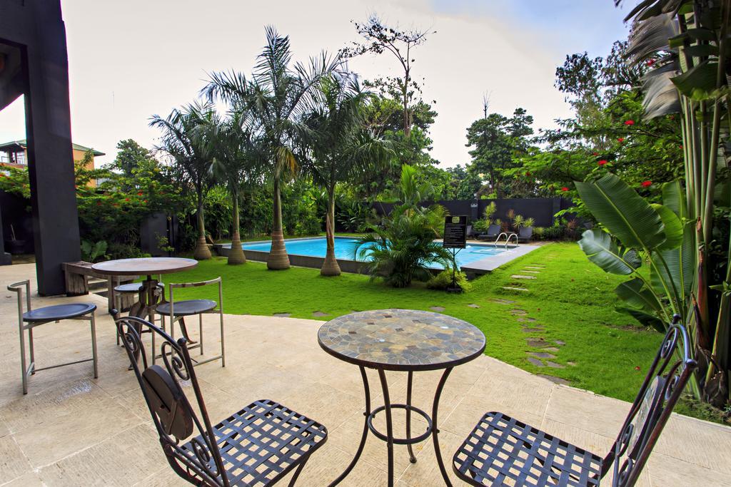 The Henry Hotel Cebu Exteriör bild
