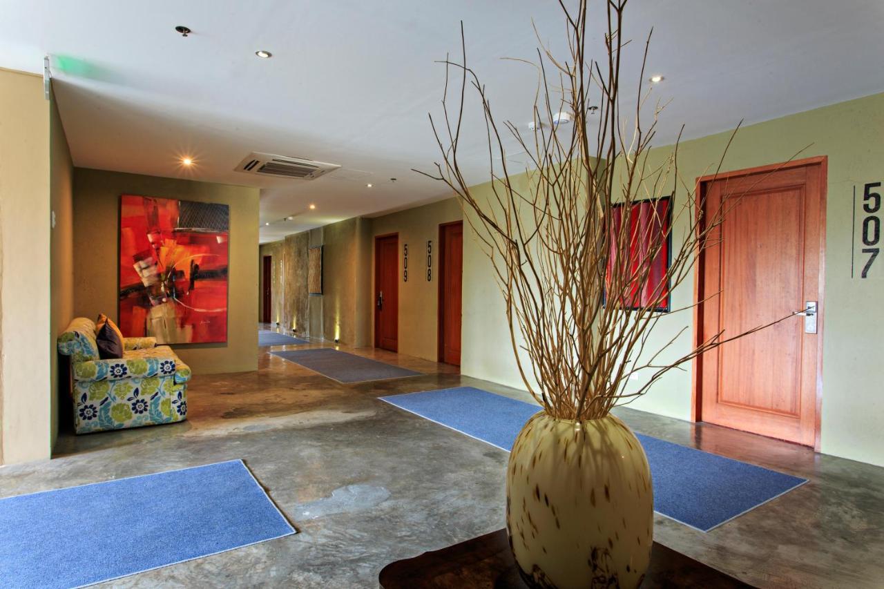 The Henry Hotel Cebu Exteriör bild